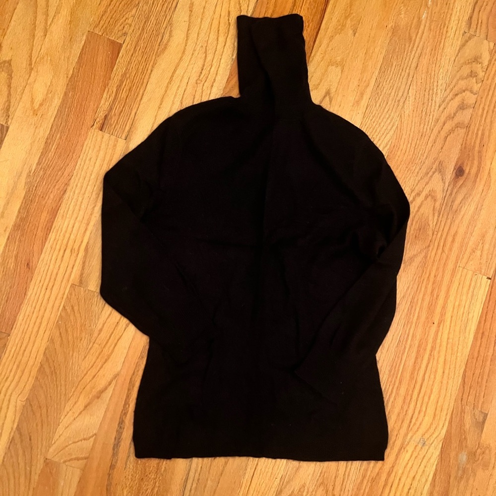 Vintage Express Black Turtleneck Cashmere Sweater